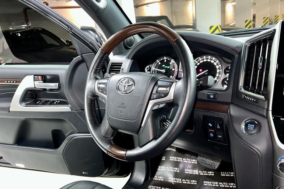 Продам Toyota Land Cruiser 200 Executive Lounge  2020 года в Киеве