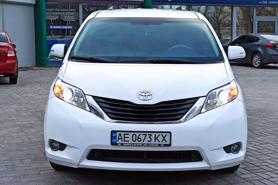 Продам Toyota Sienna 2011 года в Днепре