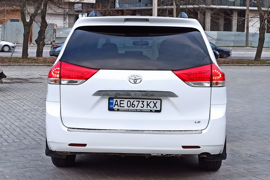 Продам Toyota Sienna 2011 года в Днепре