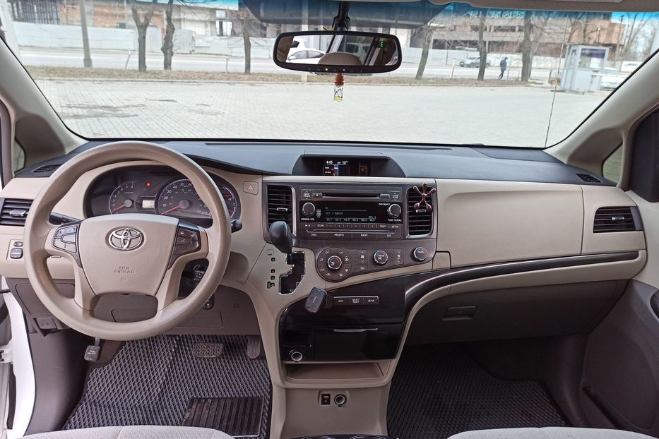 Продам Toyota Sienna 2011 года в Днепре