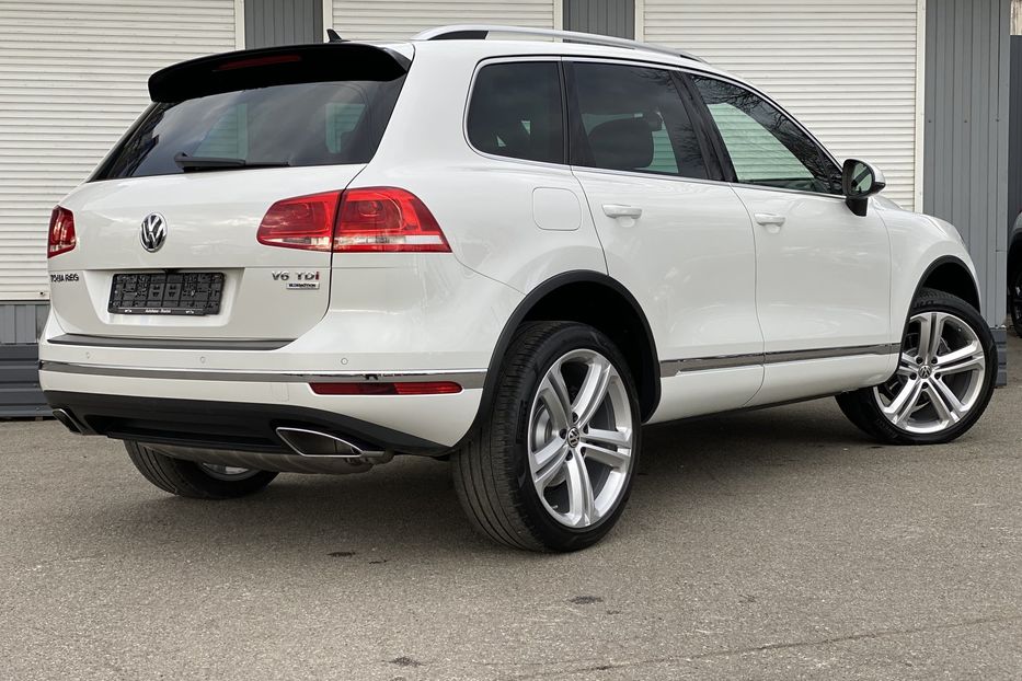 Продам Volkswagen Touareg R Line 2015 года в Киеве