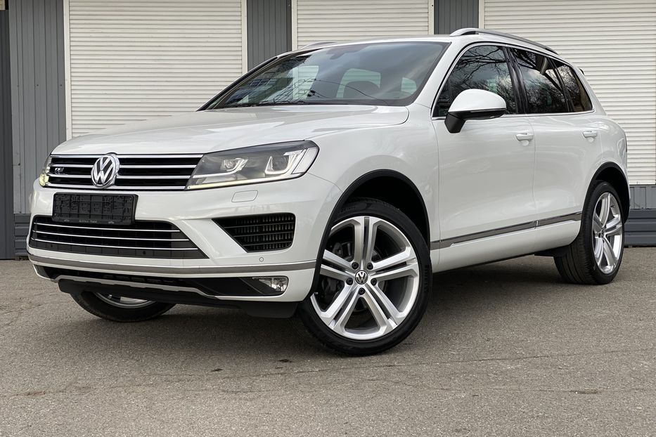 Продам Volkswagen Touareg R Line 2015 года в Киеве