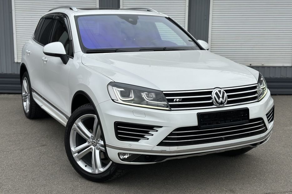 Продам Volkswagen Touareg 3X R-Line 2017 года в Киеве