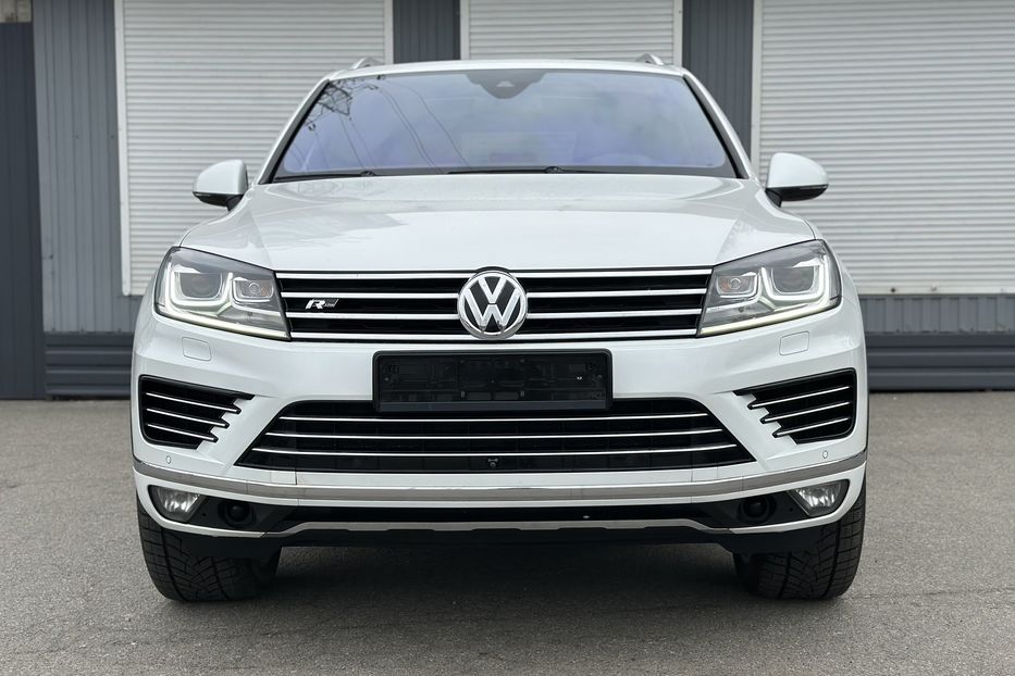 Продам Volkswagen Touareg 3X R-Line 2017 года в Киеве