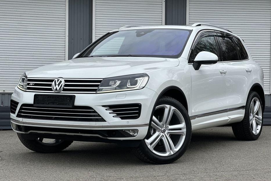 Продам Volkswagen Touareg 3X R-Line 2017 года в Киеве