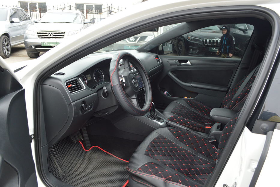 Продам Volkswagen Jetta SE 2013 года в Одессе