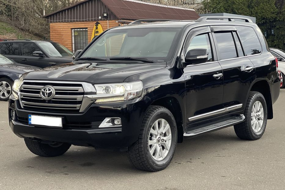 Продам Toyota Land Cruiser 200 Guard B6+ 2017 года в Киеве