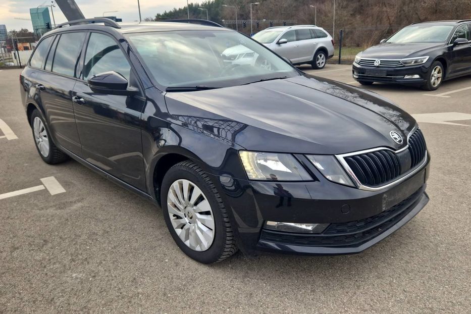 Продам Skoda Octavia A7 НЕ МАЛЬОВАНА АВТОМАТ 2019 РІК 2019 года в Львове