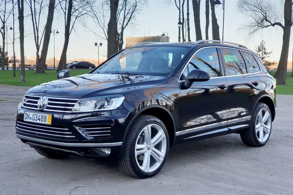 Продам Volkswagen Touareg R-Line 2016 года в Киеве