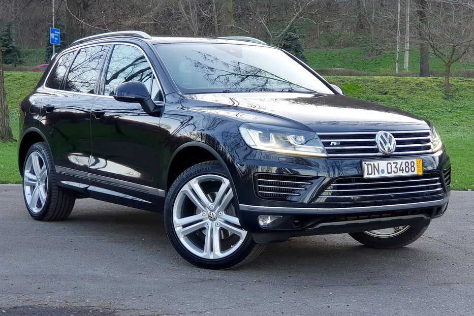 Продам Volkswagen Touareg R-Line 2016 года в Киеве