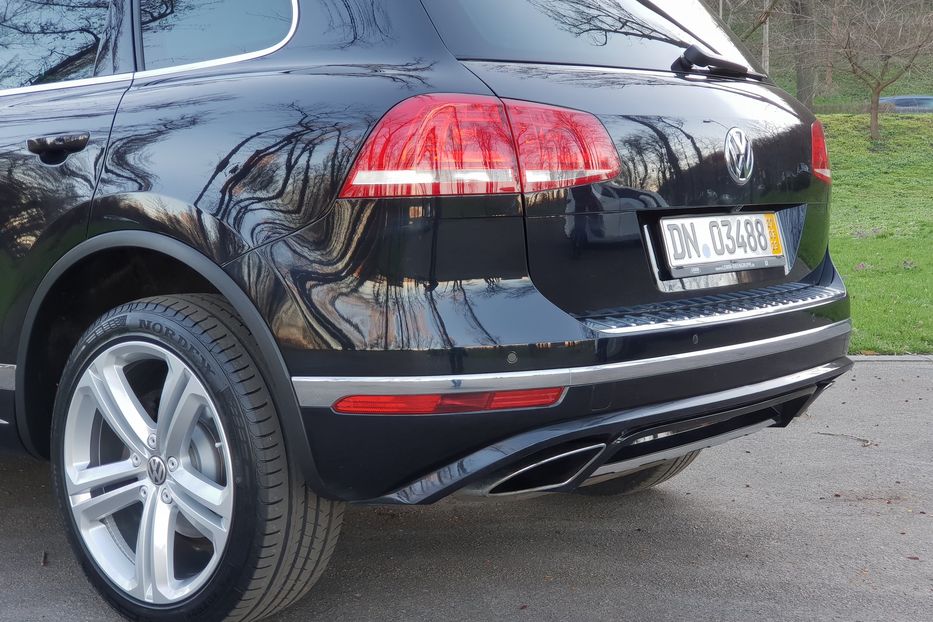 Продам Volkswagen Touareg R-Line 2016 года в Киеве