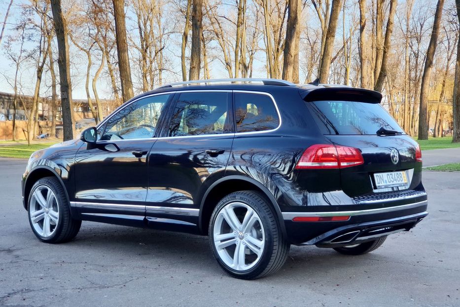 Продам Volkswagen Touareg R-Line 2016 года в Киеве