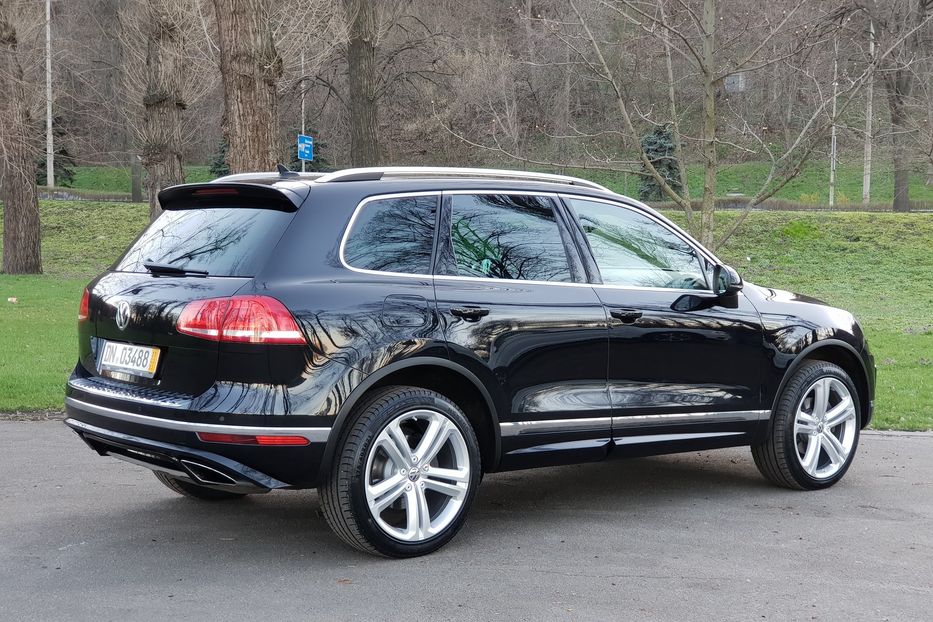 Продам Volkswagen Touareg R-Line 2016 года в Киеве