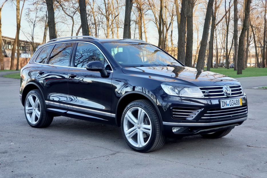 Продам Volkswagen Touareg R-Line 2016 года в Киеве