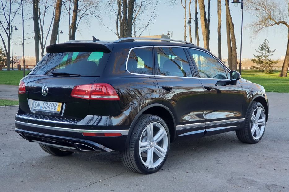 Продам Volkswagen Touareg R-Line 2016 года в Киеве