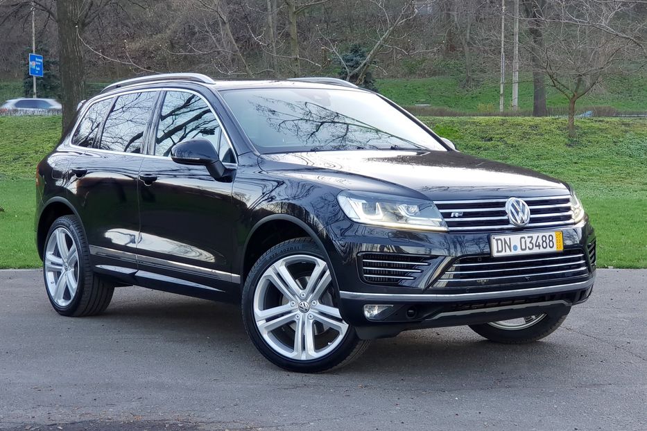 Продам Volkswagen Touareg R-Line 2016 года в Киеве