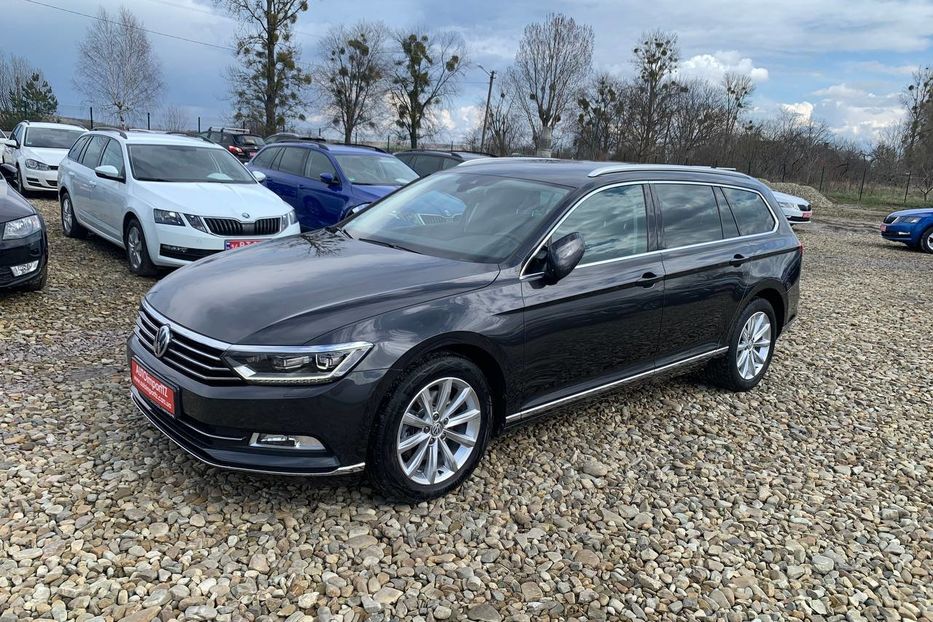 Продам Volkswagen Passat B8  Highline 2018 года в Львове