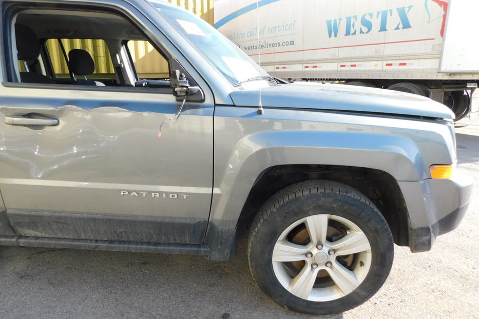 Продам Jeep Patriot Sport 4WD 2.4 2014 года в Одессе