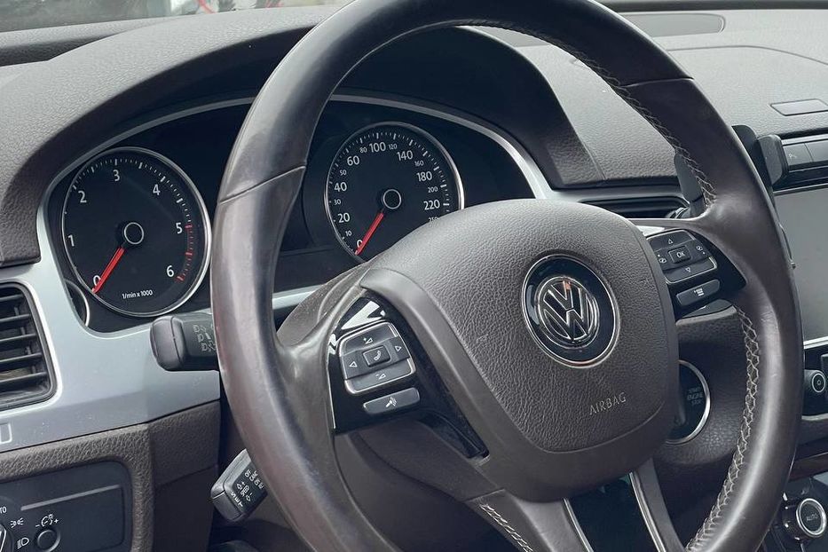 Продам Volkswagen Touareg Executive 2010 года в Черновцах