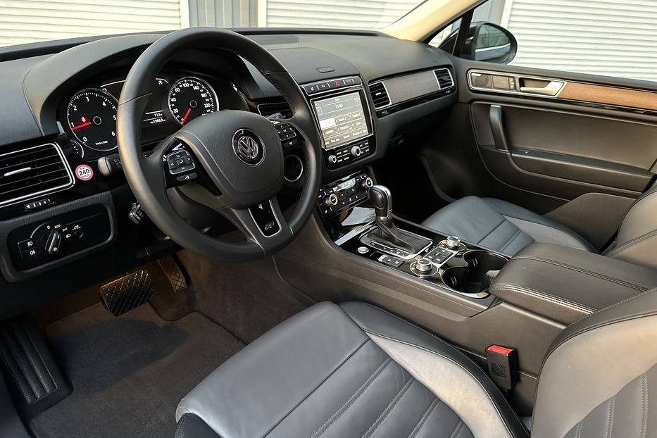 Продам Volkswagen Touareg R line 2018 года в Киеве