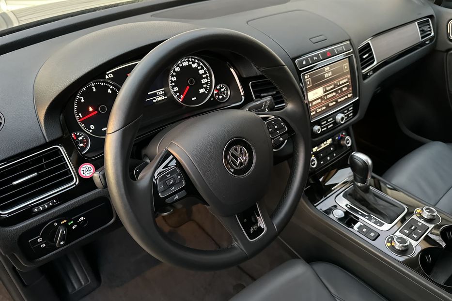 Продам Volkswagen Touareg R line 2018 года в Киеве