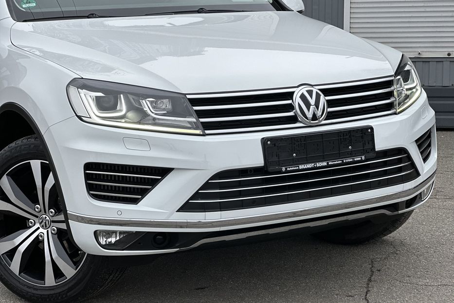 Продам Volkswagen Touareg R line 2016 года в Киеве