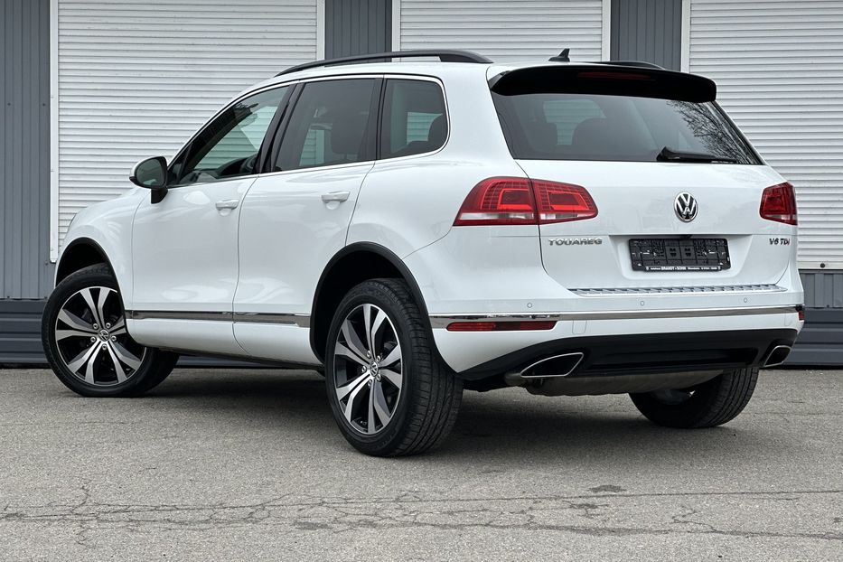 Продам Volkswagen Touareg R line 2016 года в Киеве