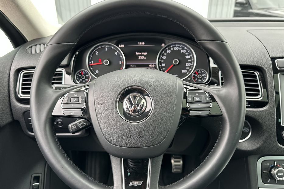 Продам Volkswagen Touareg R line 2016 года в Киеве