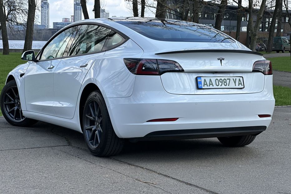 Продам Tesla Model 3 Range Plus 2019 года в Киеве