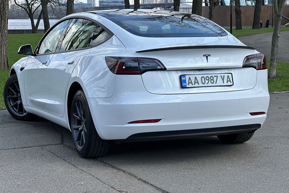 Продам Tesla Model 3 Range Plus 2019 года в Киеве