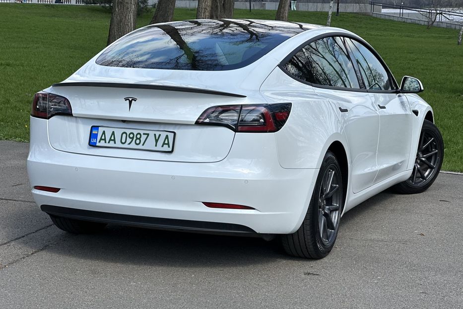 Продам Tesla Model 3 Range Plus 2019 года в Киеве