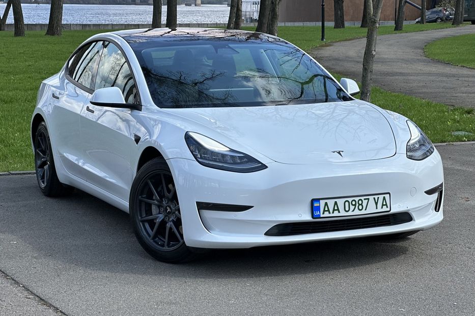 Продам Tesla Model 3 Range Plus 2019 года в Киеве