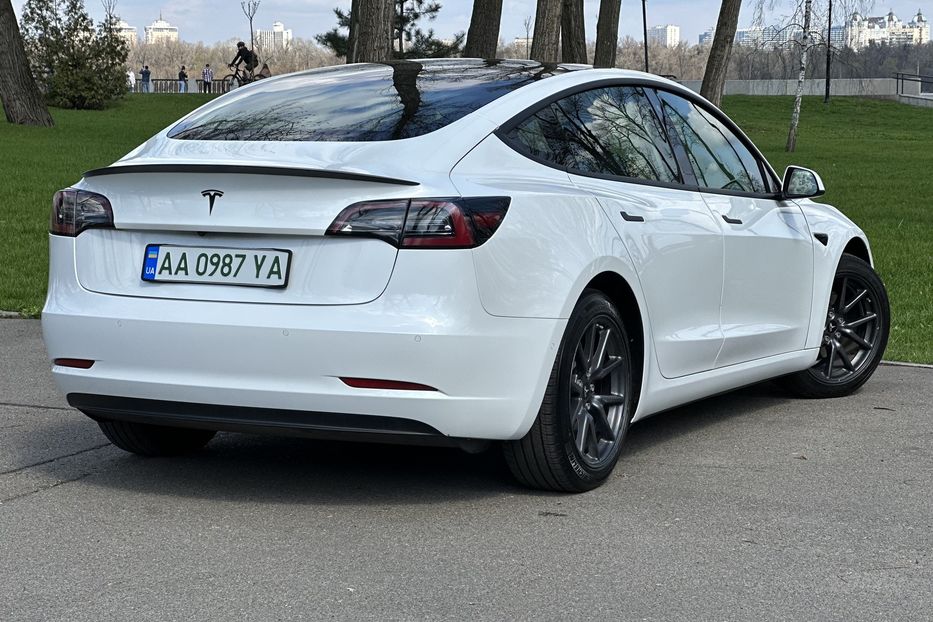 Продам Tesla Model 3 Range Plus 2019 года в Киеве