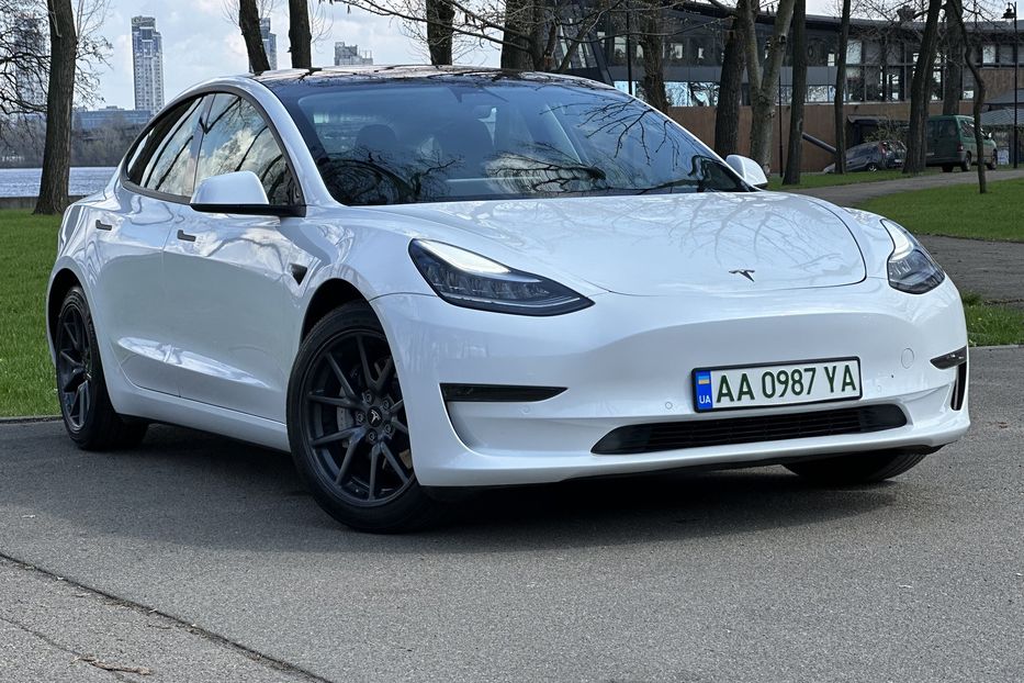 Продам Tesla Model 3 Range Plus 2019 года в Киеве