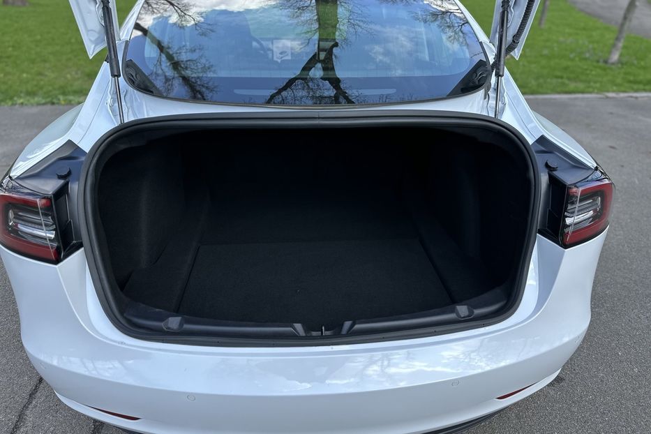 Продам Tesla Model 3 Range Plus 2019 года в Киеве