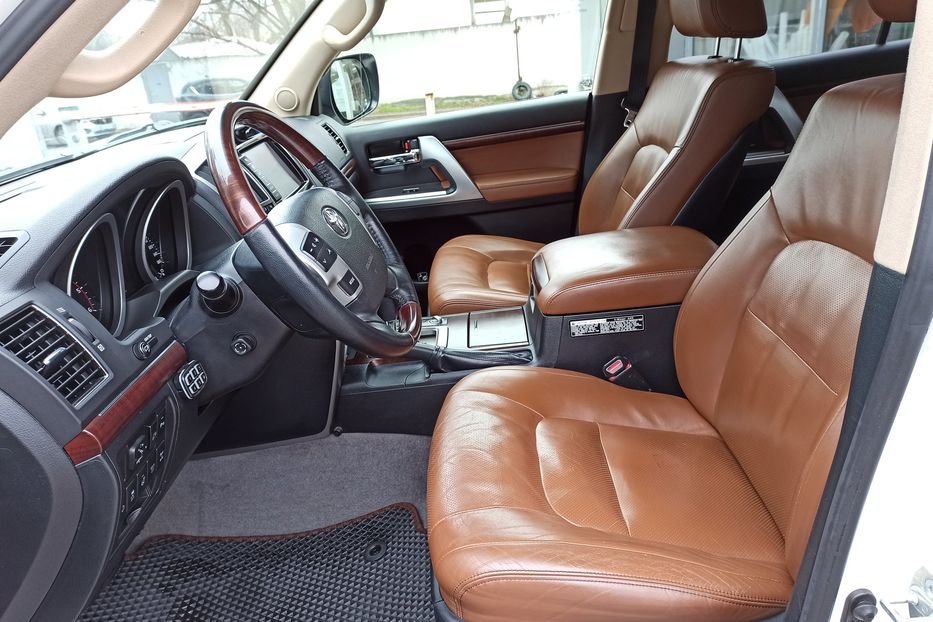 Продам Toyota Land Cruiser 200 Brownstone 2014 года в Днепре