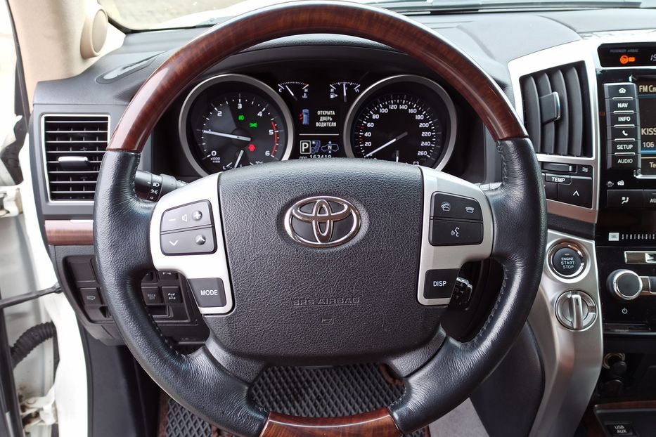 Продам Toyota Land Cruiser 200 Brownstone 2014 года в Днепре