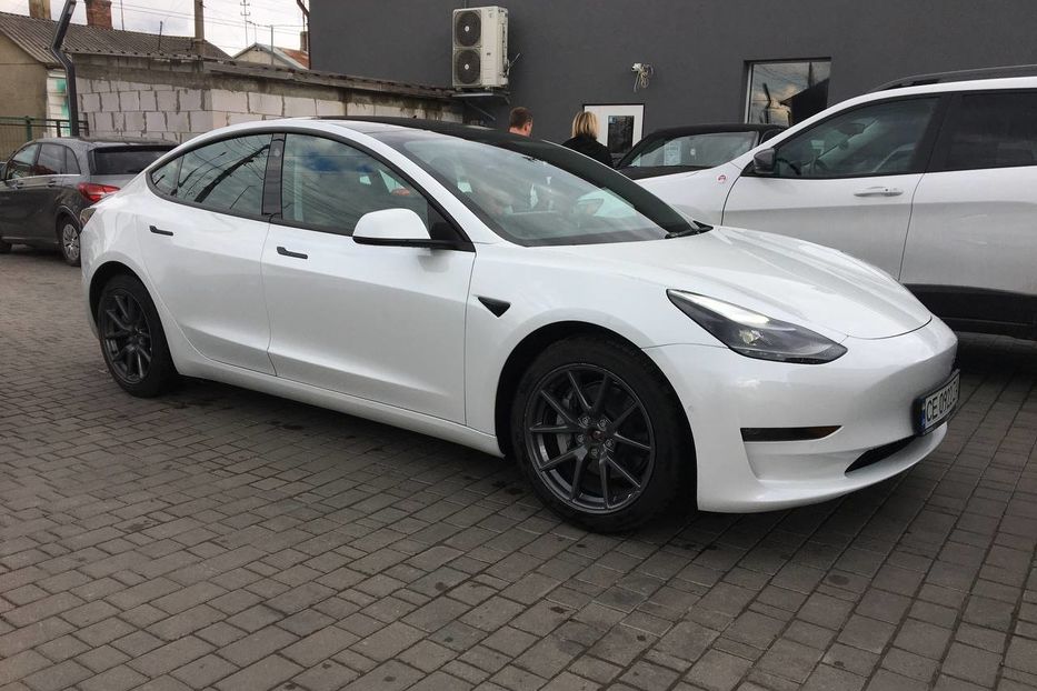 Продам Tesla Model 3 Long Range 2022 года в Черновцах