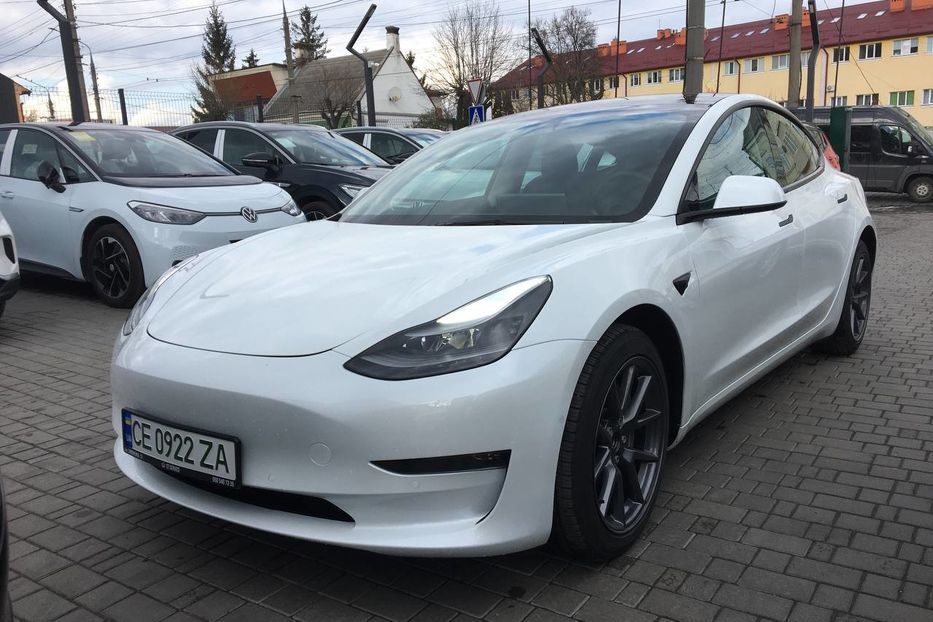 Продам Tesla Model 3 Long Range 2022 года в Черновцах