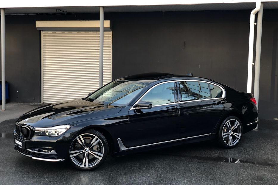 Продам BMW 740 i Long 2018 года в Киеве