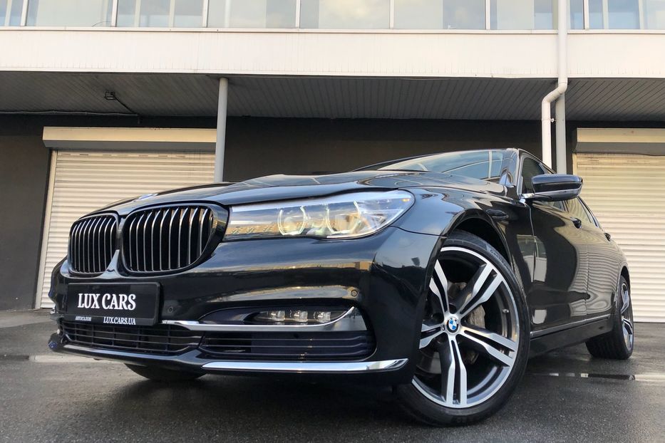 Продам BMW 740 i Long 2018 года в Киеве