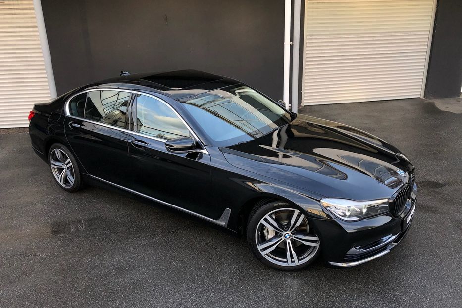 Продам BMW 740 i Long 2018 года в Киеве