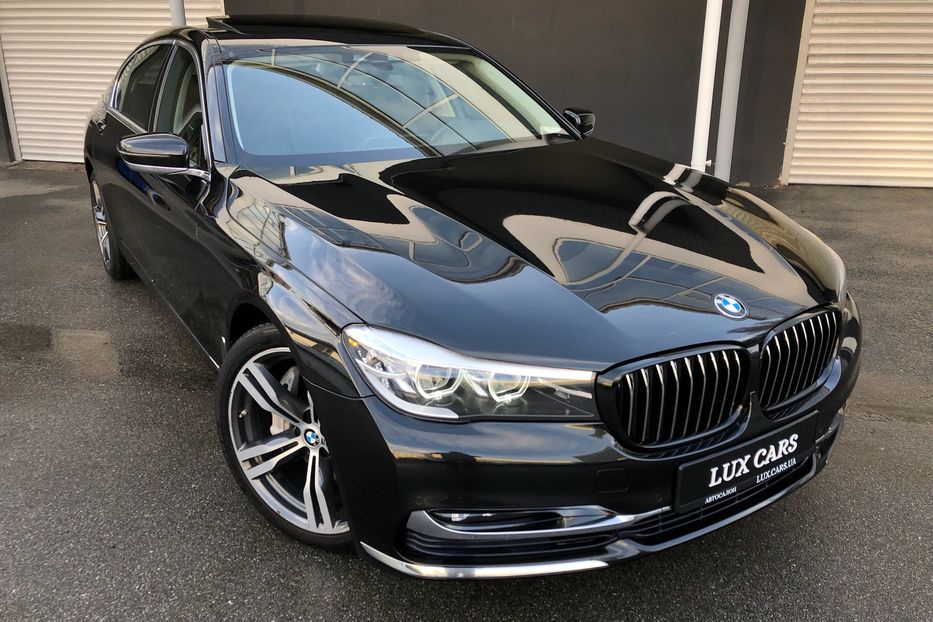 Продам BMW 740 i Long 2018 года в Киеве