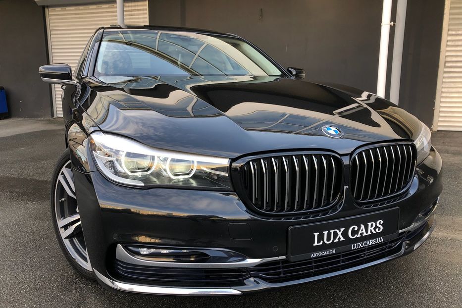 Продам BMW 740 i Long 2018 года в Киеве