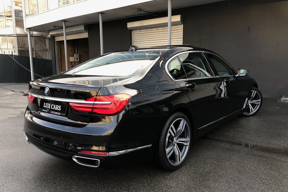 Продам BMW 740 i Long 2018 года в Киеве