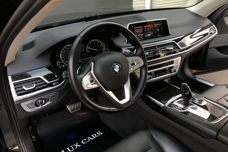 Продам BMW 740 i Long 2018 года в Киеве