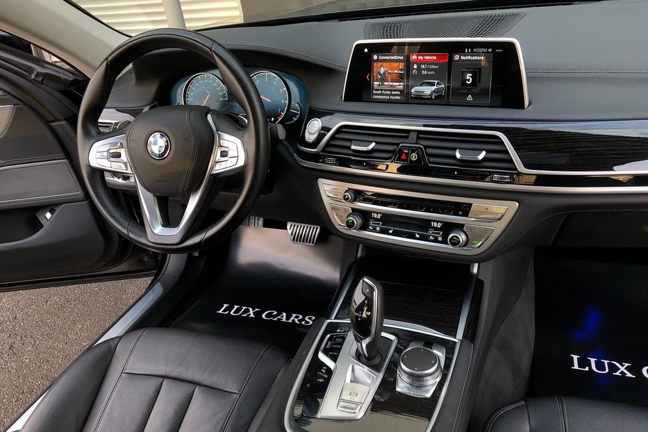 Продам BMW 740 i Long 2018 года в Киеве