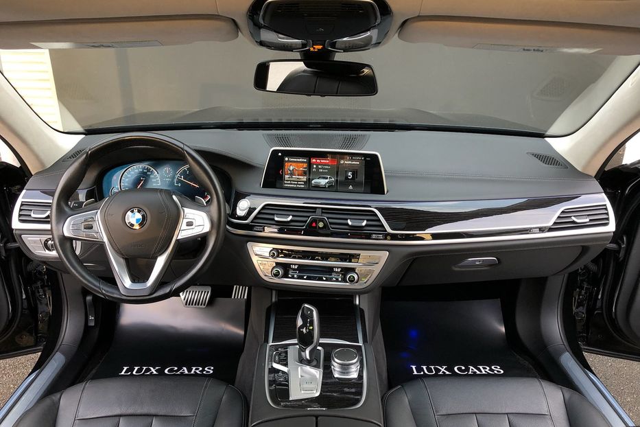 Продам BMW 740 i Long 2018 года в Киеве