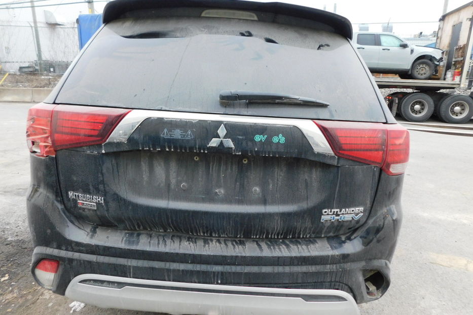 Продам Mitsubishi Outlander PHEV 2.0 Plug-In Hybrid 4WHDR 2019 года в Одессе