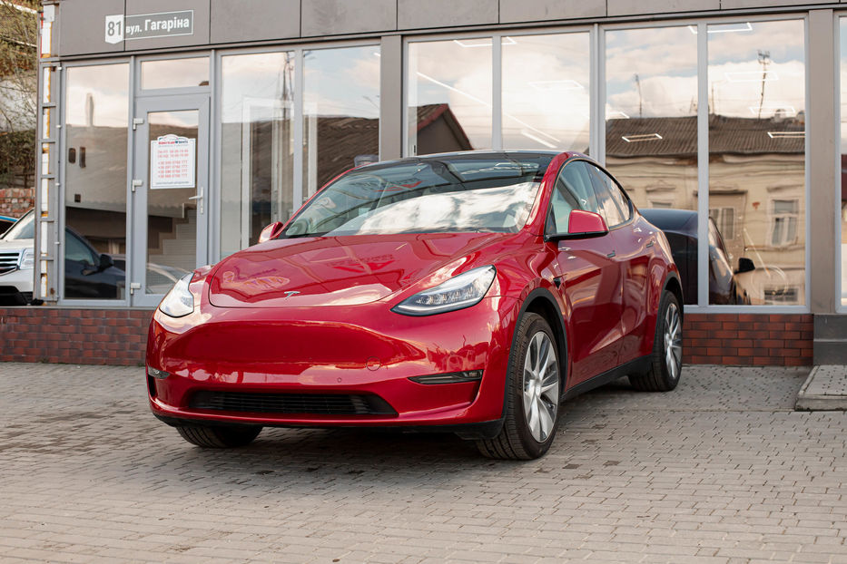 Продам Tesla Model Y Long Range AWD 2020 года в Черновцах